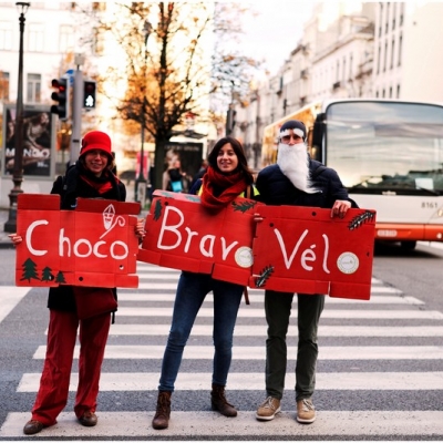 La distribution de chocolats pour la Saint-Nicolas des cyclistes