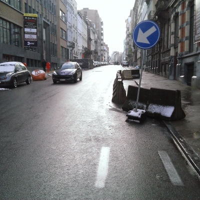 Chaussée de Vleurgat : piste cyclable obstruée